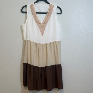 Cupshe White, Beige & Brown Sleeveless Tiered Midi Dress with V-Neck Trim